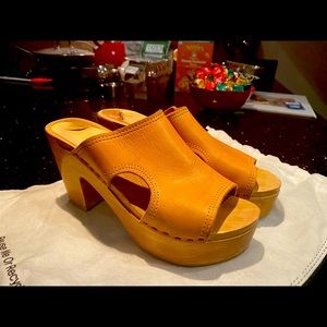 Nearly new No 6 Platform Cut-out Clogs